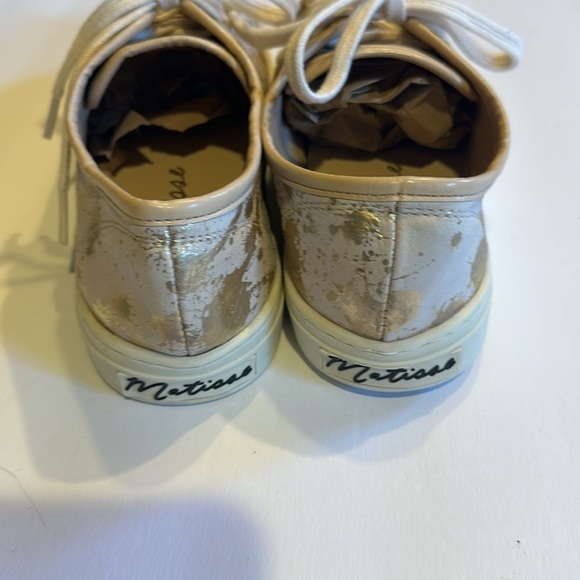 Matisse Tori leather upper gold splatter lace up sneakers with colors of cream - Picture 3 of 8